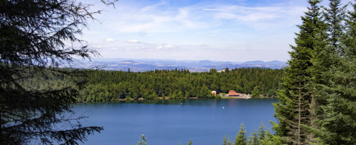 Le Lac du Bouchet : Merveille naturelle et terre de légendes
